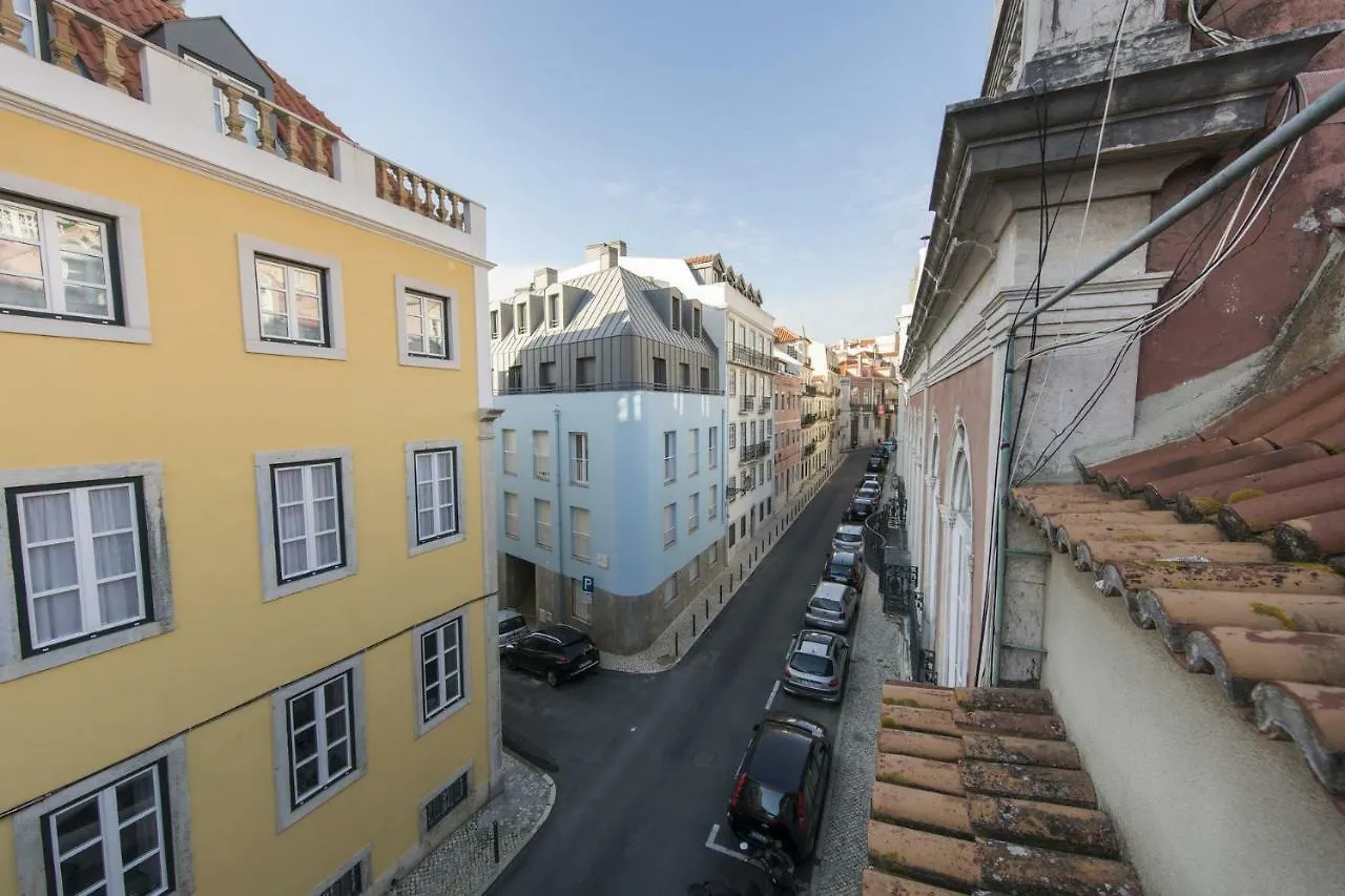 Traditional Duplex Apartments In Principe Real Lizbona