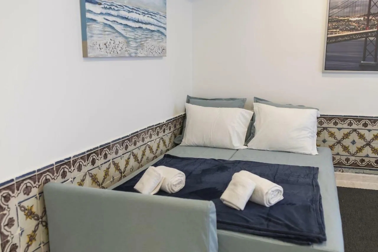 Traditional Duplex Apartments In Principe Real Lizbona
